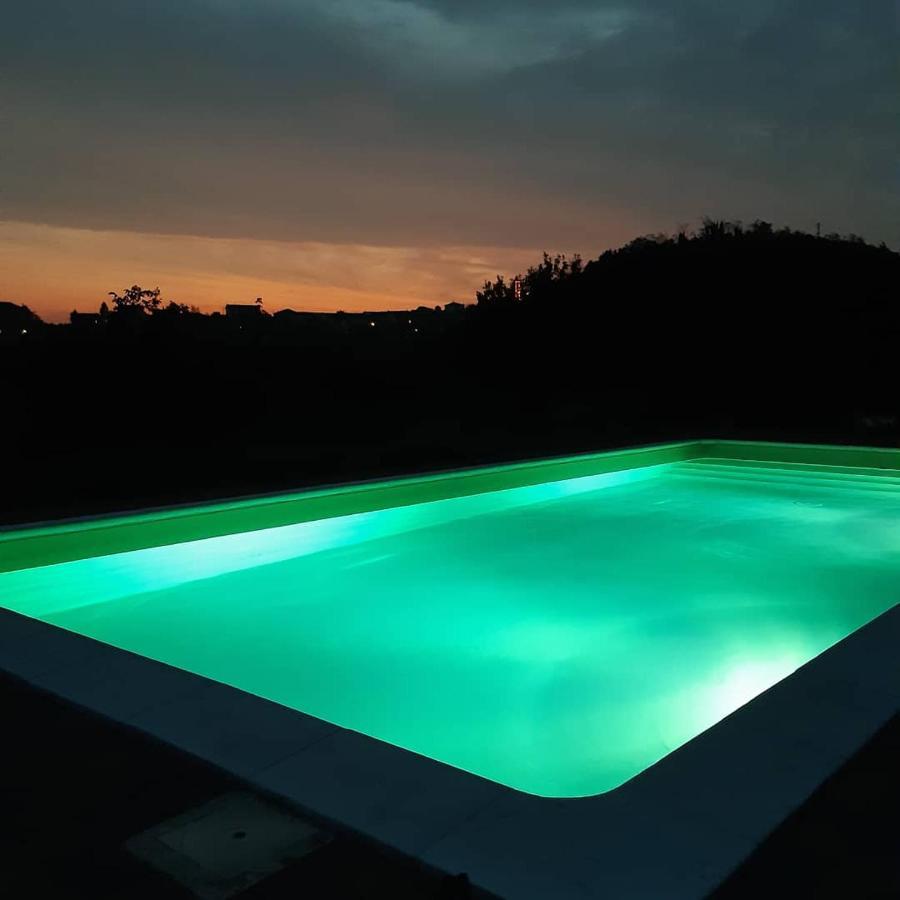 Agriturismo "Veritas" Bed & Wine Casaleggio Boiro ภายนอก รูปภาพ