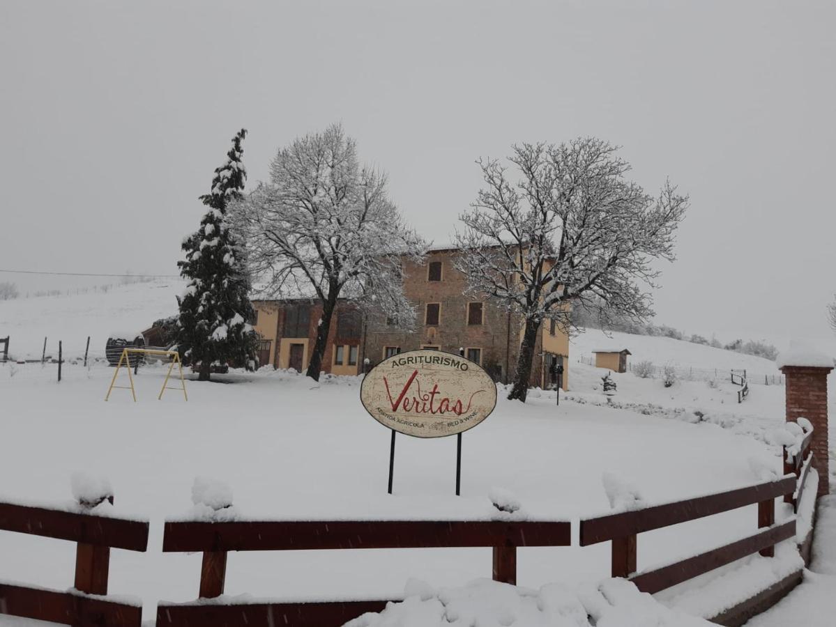 Agriturismo "Veritas" Bed & Wine Casaleggio Boiro ภายนอก รูปภาพ