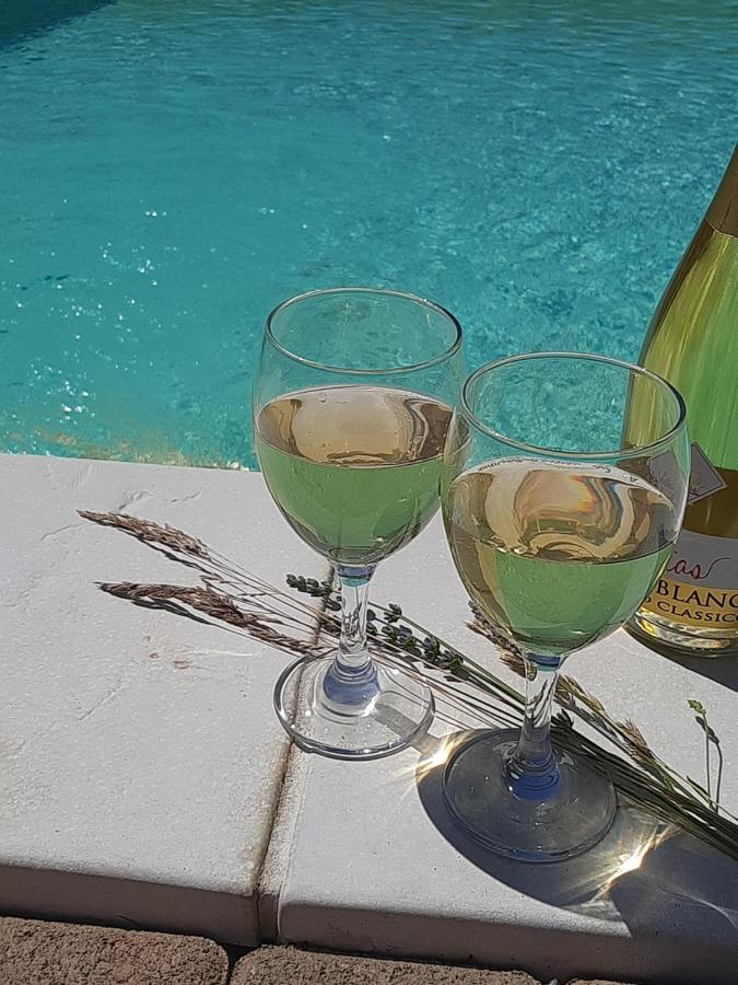 Agriturismo "Veritas" Bed & Wine Casaleggio Boiro ภายนอก รูปภาพ