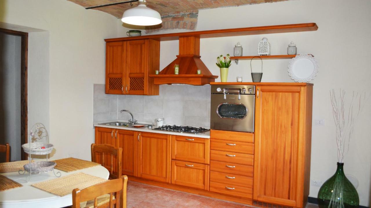 Agriturismo "Veritas" Bed & Wine Casaleggio Boiro ภายนอก รูปภาพ