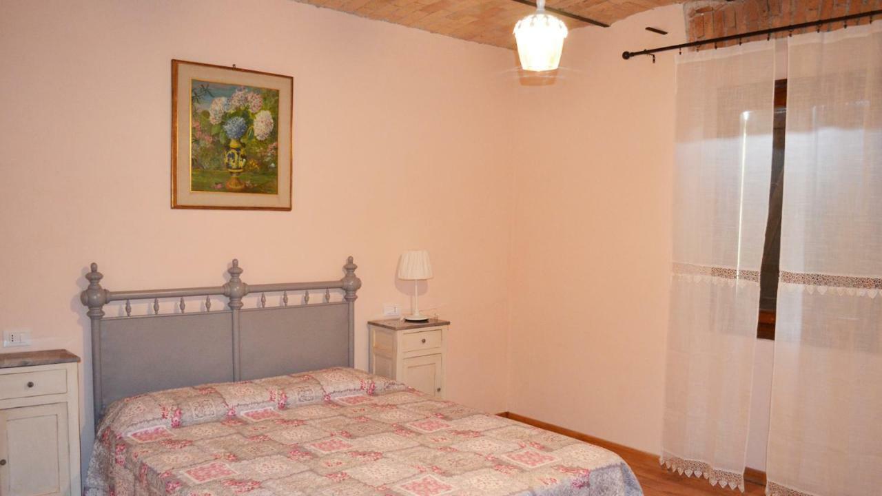 Agriturismo "Veritas" Bed & Wine Casaleggio Boiro ภายนอก รูปภาพ