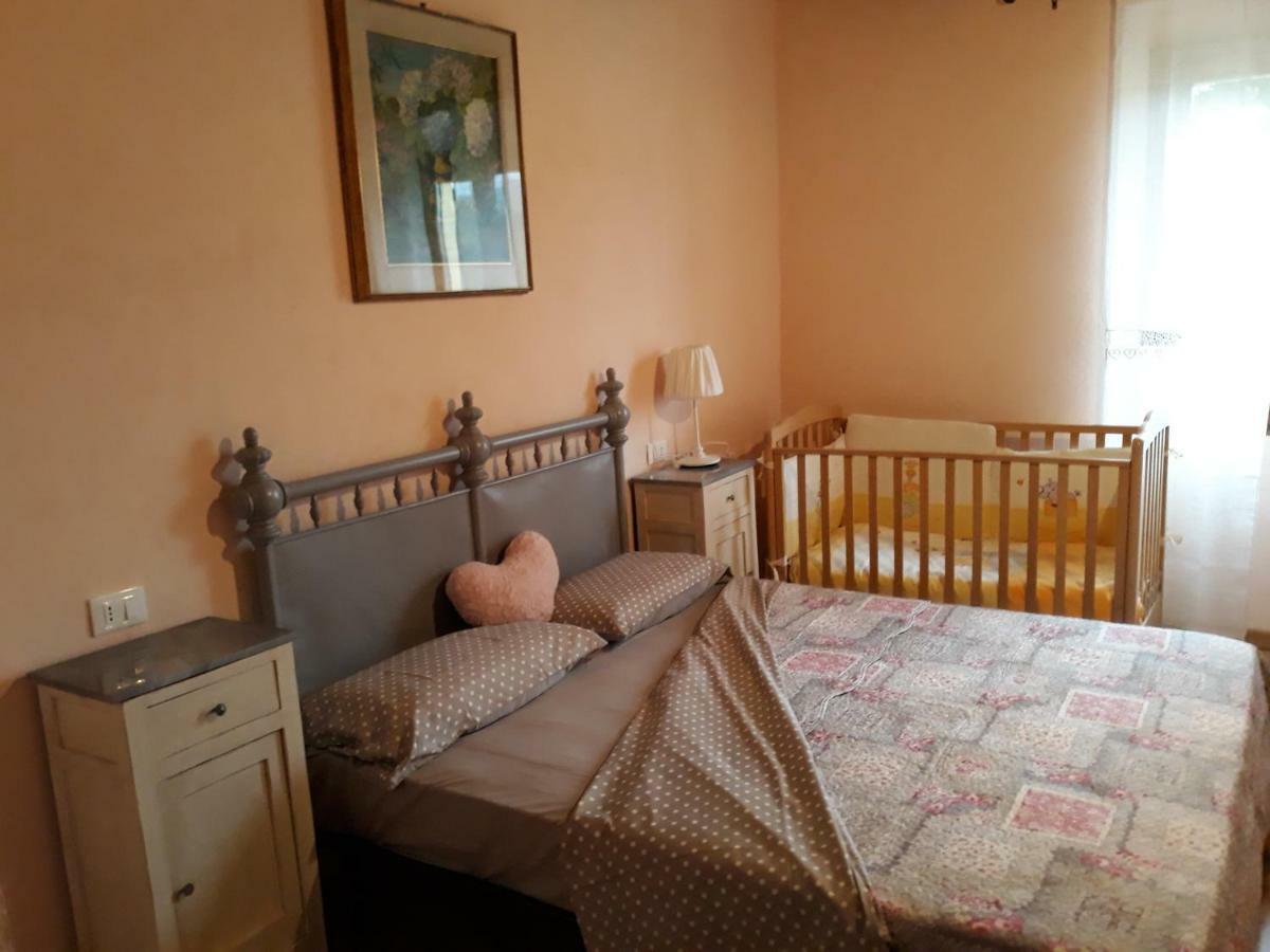 Agriturismo "Veritas" Bed & Wine Casaleggio Boiro ภายนอก รูปภาพ