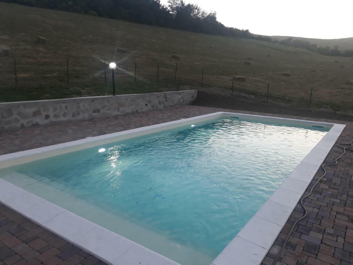 Agriturismo "Veritas" Bed & Wine Casaleggio Boiro ภายนอก รูปภาพ