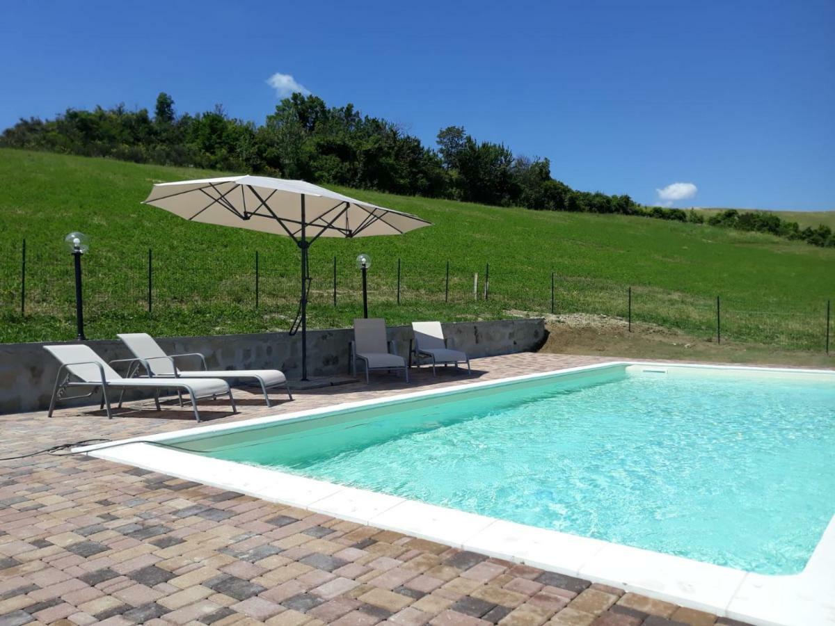 Agriturismo "Veritas" Bed & Wine Casaleggio Boiro ภายนอก รูปภาพ