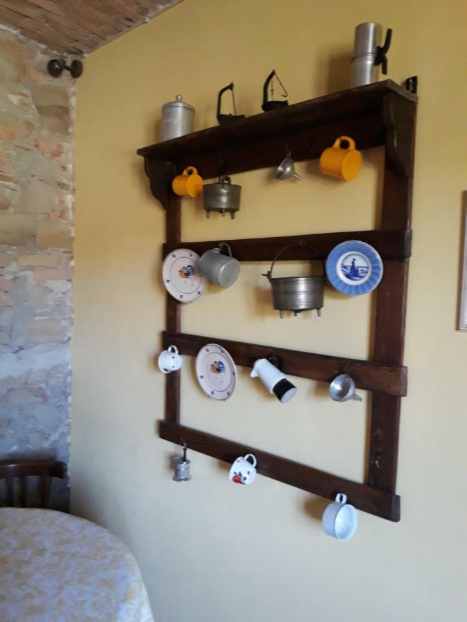 Agriturismo "Veritas" Bed & Wine Casaleggio Boiro ภายนอก รูปภาพ