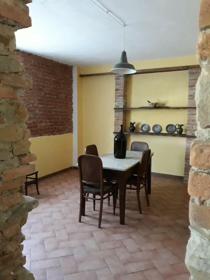 Agriturismo "Veritas" Bed & Wine Casaleggio Boiro ภายนอก รูปภาพ