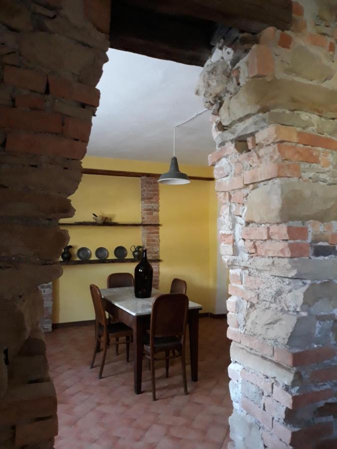 Agriturismo "Veritas" Bed & Wine Casaleggio Boiro ภายนอก รูปภาพ