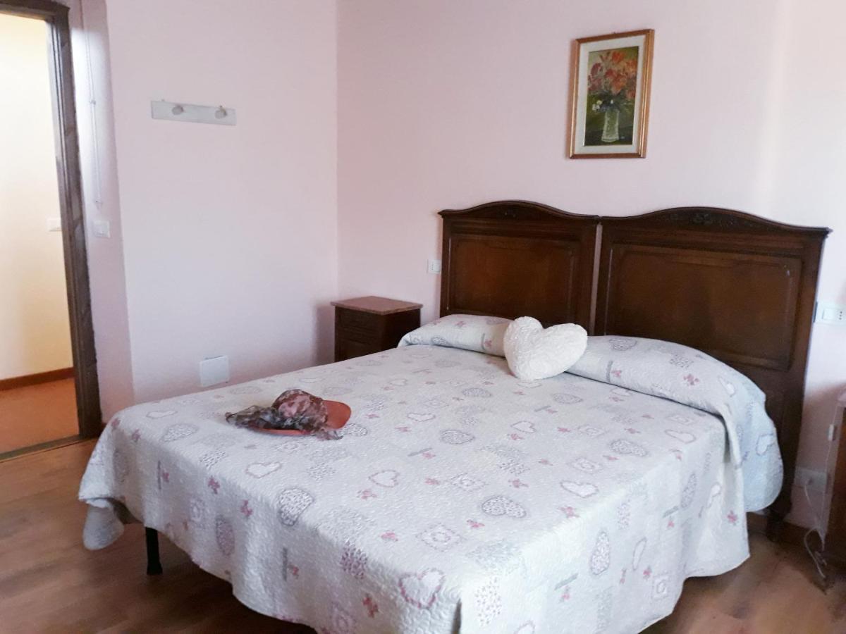 Agriturismo "Veritas" Bed & Wine Casaleggio Boiro ภายนอก รูปภาพ